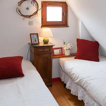 Semesterbostad La Maison Bleue *
